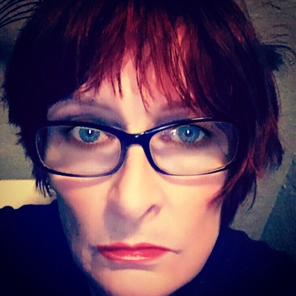 Meet your Posher, Robin - Picture 2 of 2